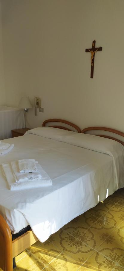 B&B Oasi Regina Pacis Santa Margherita Ligure Exterior foto
